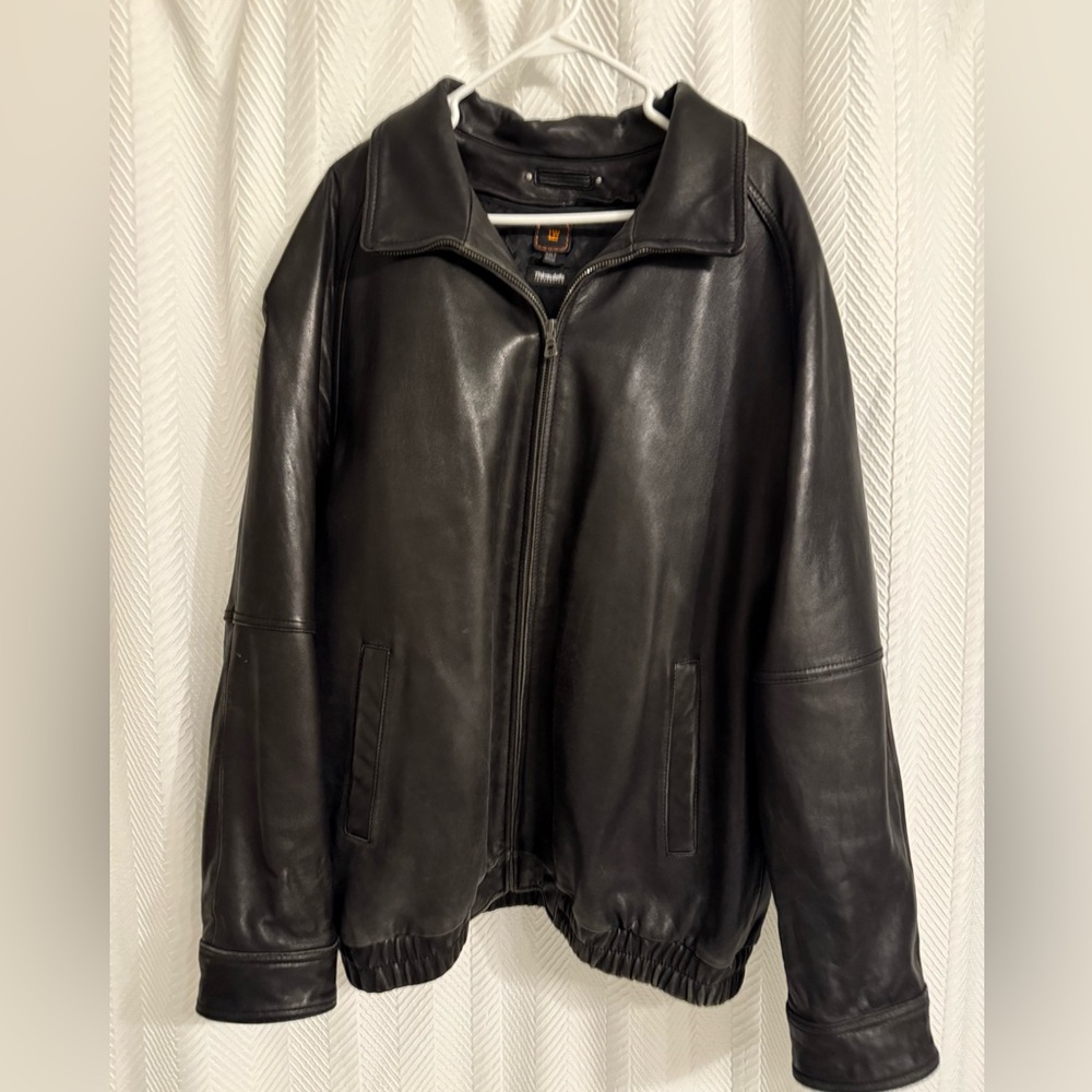Men’s Vintage Leather Bomber Jacket